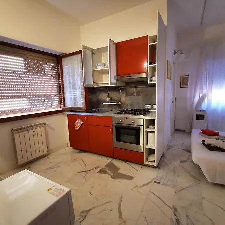 Rouge - 10 Min From Vatican